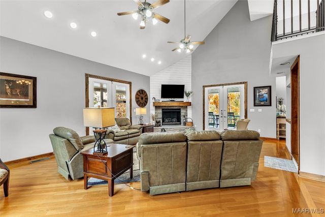 915 County Road 946 ., Selma, AL 36701