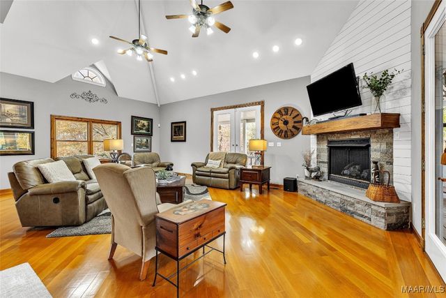 915 County Road 946 ., Selma, AL 36701