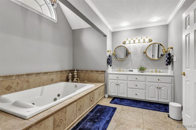 915 County Road 946 ., Selma, AL 36701