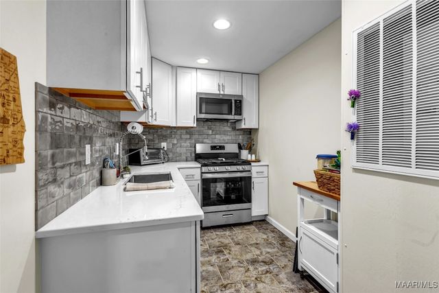 915 County Road 946 ., Selma, AL 36701