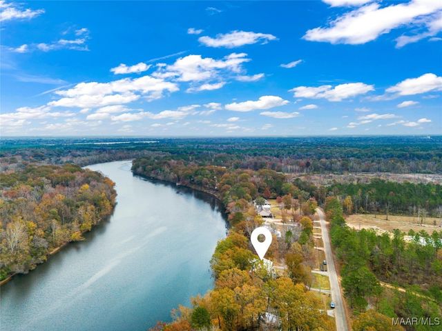 915 County Road 946 ., Selma, AL 36701