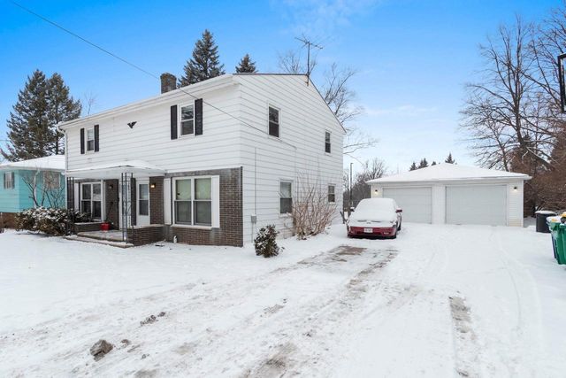 2423 DECKNER AVENUE, Green Bay, WI 54302