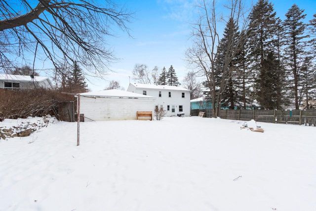 2423 DECKNER AVENUE, Green Bay, WI 54302