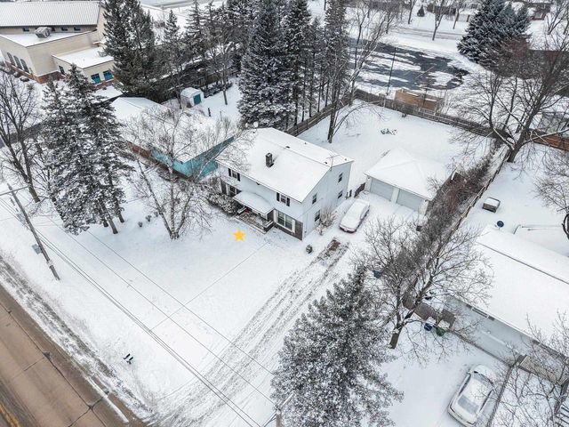 2423 DECKNER AVENUE, Green Bay, WI 54302