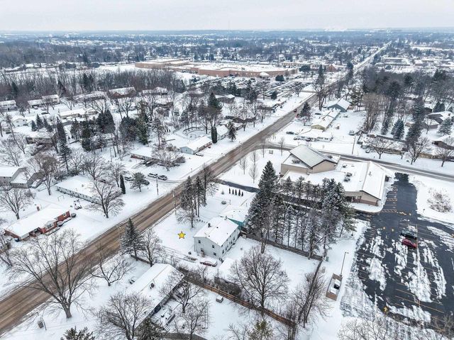 2423 DECKNER AVENUE, Green Bay, WI 54302