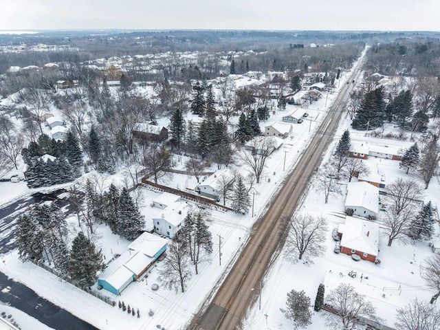 2423 DECKNER AVENUE, Green Bay, WI 54302