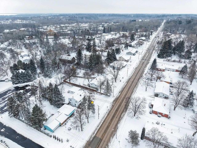 2423 DECKNER AVENUE, Green Bay, WI 54302