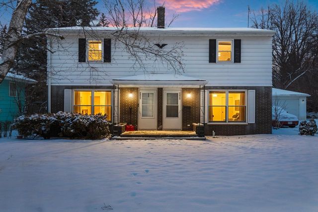 2423 DECKNER AVENUE, Green Bay, WI 54302