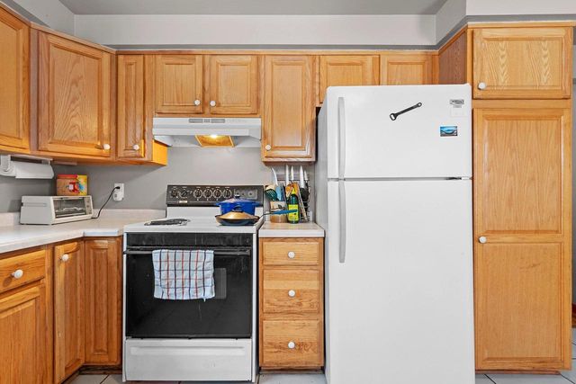 2423 DECKNER AVENUE, Green Bay, WI 54302