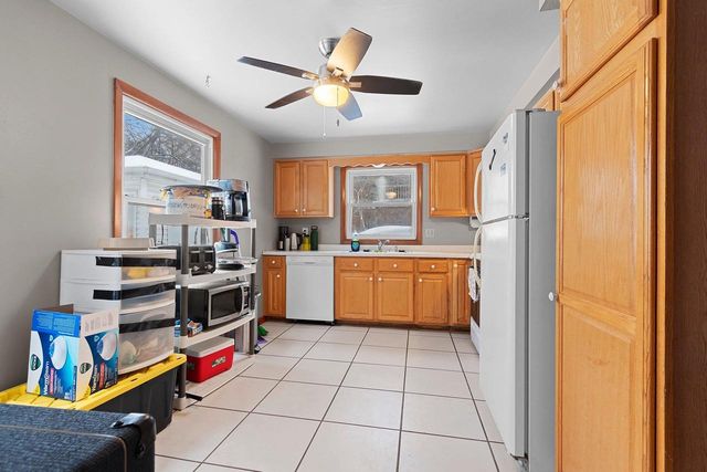 2423 DECKNER AVENUE, Green Bay, WI 54302