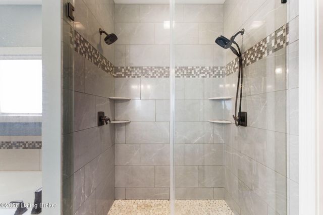 13403 Hampton Cir, Goshen, KY 40026