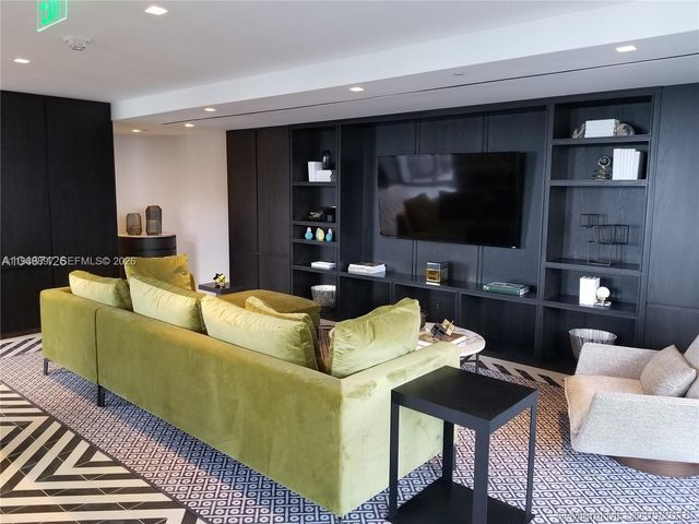 801 S Miami 2005, Miami, FL 33130