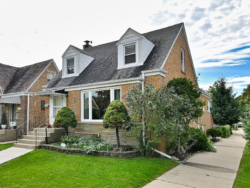 7041 W SCHOOL Street, Chicago, IL 60634