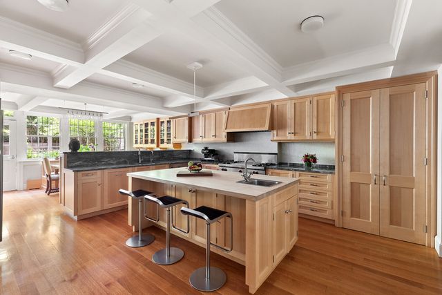 134 E 62ND Street, New York City, NY 10065