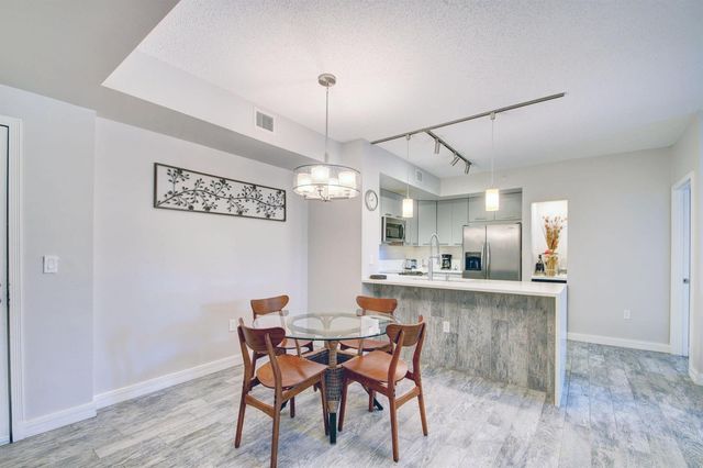 720 S Sapodilla Avenue 208, West Palm Beach, FL 33401