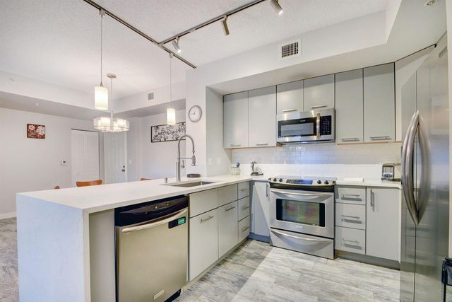 720 S Sapodilla Avenue 208, West Palm Beach, FL 33401