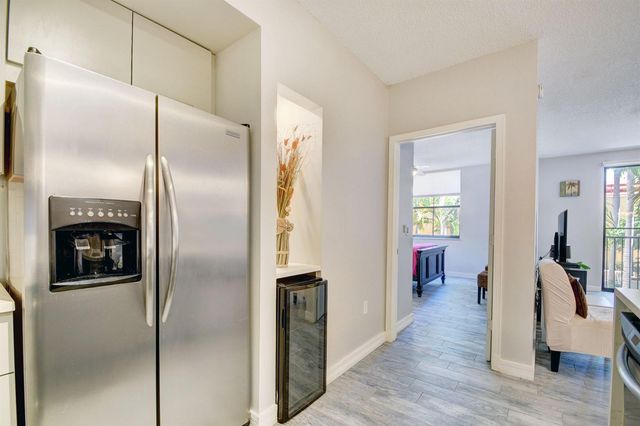 720 S Sapodilla Avenue 208, West Palm Beach, FL 33401