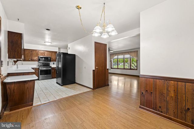 1010 MARIETTA AVE, Hanover, PA 17331