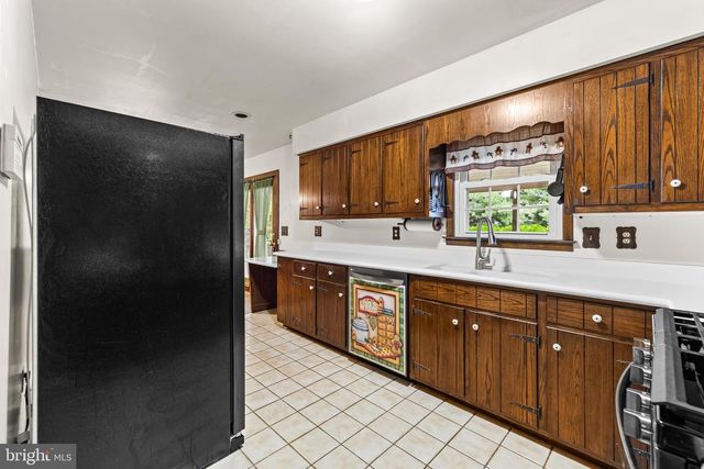 1010 MARIETTA AVE, Hanover, PA 17331