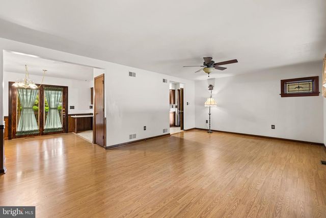1010 MARIETTA AVE, Hanover, PA 17331