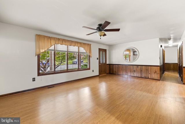 1010 MARIETTA AVE, Hanover, PA 17331