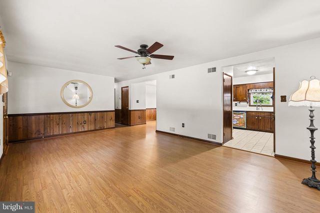 1010 MARIETTA AVE, Hanover, PA 17331