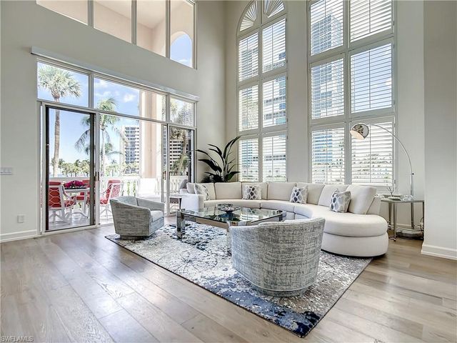 21 Casa Mar LN 21, Naples, FL 34103