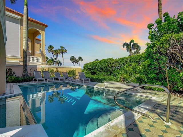 21 Casa Mar LN 21, Naples, FL 34103