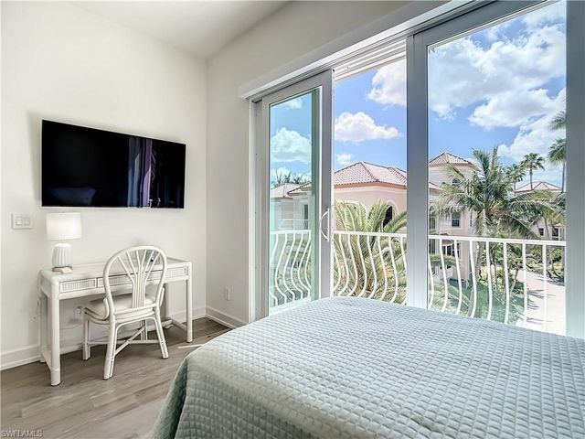 21 Casa Mar LN 21, Naples, FL 34103
