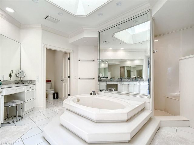 21 Casa Mar LN 21, Naples, FL 34103