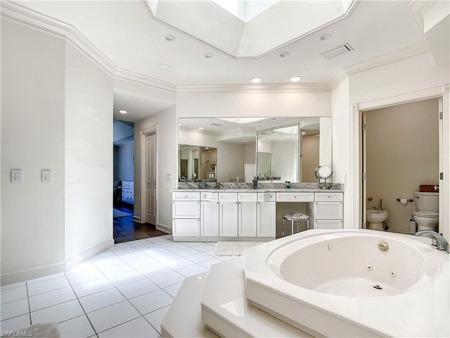 21 Casa Mar LN 21, Naples, FL 34103