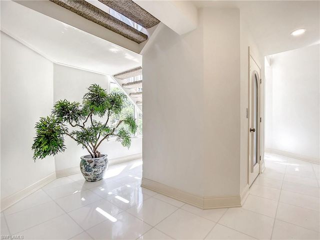 21 Casa Mar LN 21, Naples, FL 34103