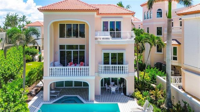 21 Casa Mar LN 21, Naples, FL 34103