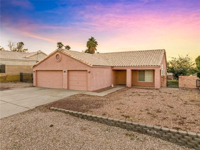 1832 E Calle Agrada Drive, Fort Mohave, AZ 86426