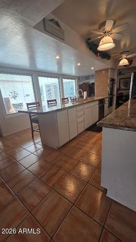 7136 W JOHN CABOT Road, Glendale, AZ 85308
