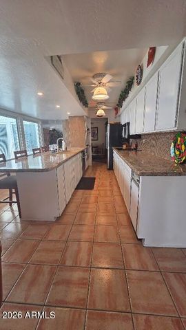 7136 W JOHN CABOT Road, Glendale, AZ 85308