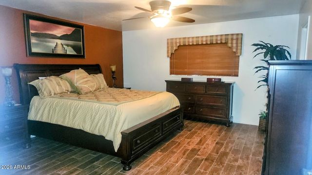 7136 W JOHN CABOT Road, Glendale, AZ 85308