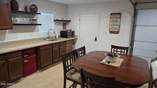 7136 W JOHN CABOT Road, Glendale, AZ 85308