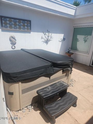 7136 W JOHN CABOT Road, Glendale, AZ 85308