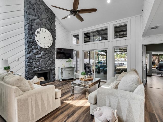 11715 Twain Drive, Montgomery, TX 77356