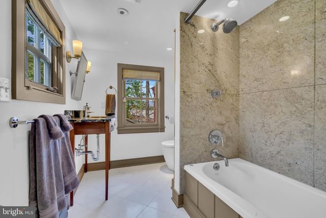 70 W BRIDGE ST, New Hope, PA 18938