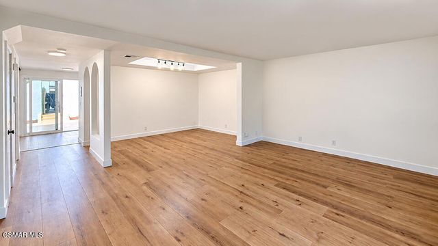 207 Green Heath Place, Thousand Oaks, CA 91361