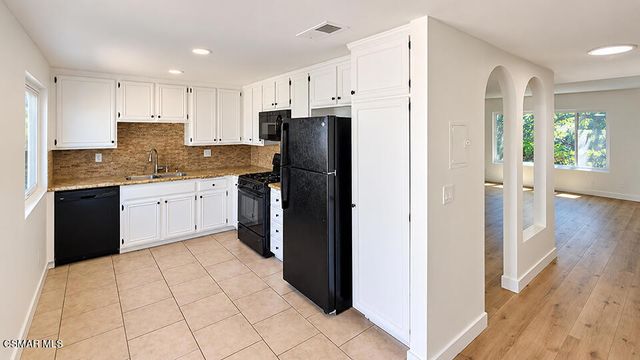 207 Green Heath Place, Thousand Oaks, CA 91361
