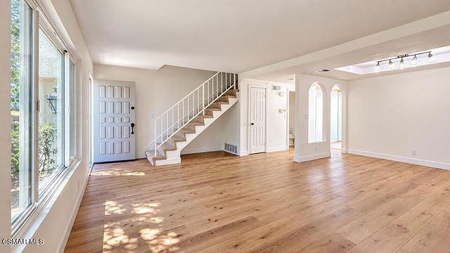207 Green Heath Place, Thousand Oaks, CA 91361