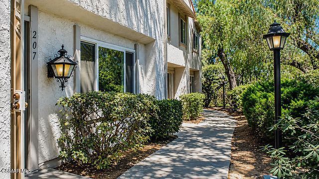 207 Green Heath Place, Thousand Oaks, CA 91361