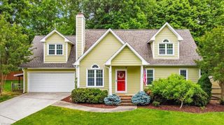 8 Pineburr Court, Greensboro, NC 27455