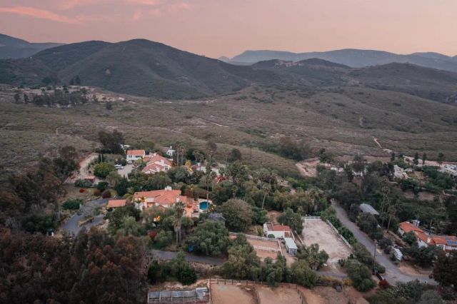 20784 Fortuna Del Norte, Elfin Forest, CA 92029