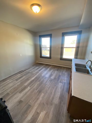 850 Park Street 3E, Hartford, CT 06106