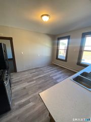 850 Park Street 3E, Hartford, CT 06106