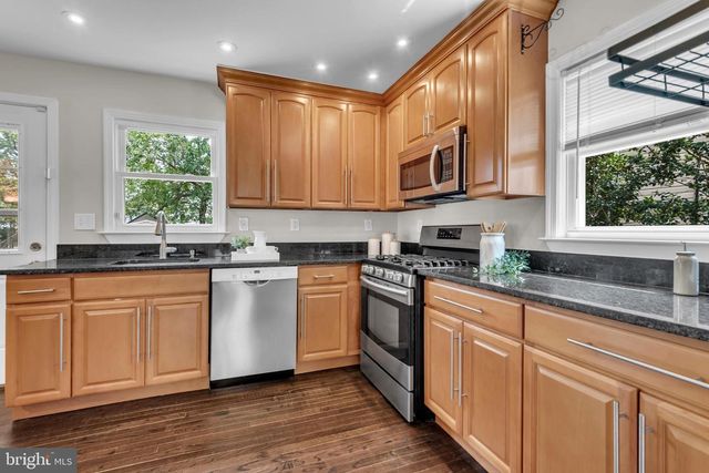 6211 SLIGO PKWY, Hyattsville, MD 20782